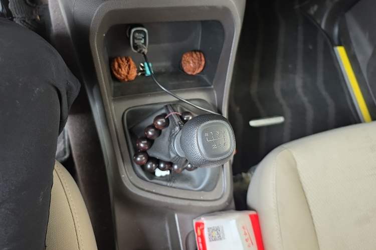 Used Wuling Hongguang V 2022 1.5L Jingqu Edition Electric-Assist LAR Gear Lever