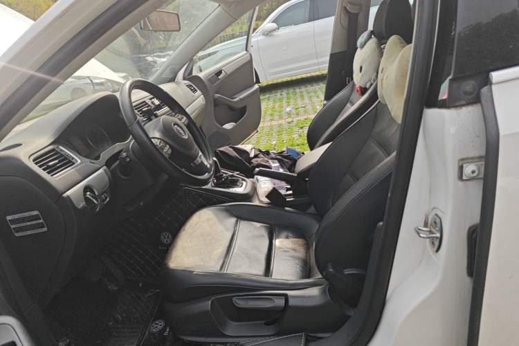 Used Volkswagen Sagitar 2014 Revised Version 1.4TSI Automatic Luxury Edition