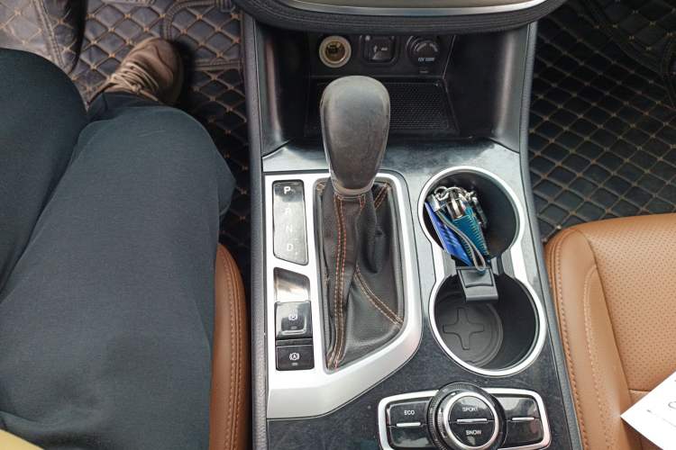 Used Changan CS95 2017 2.0T Two-Wheel Drive Zhitu Edition