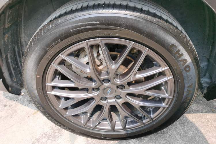 Used CHANGAN OSHAN Z6 2022 Blue Whale 1.5T DCT Luxury Model Right Rear Wheel Hub