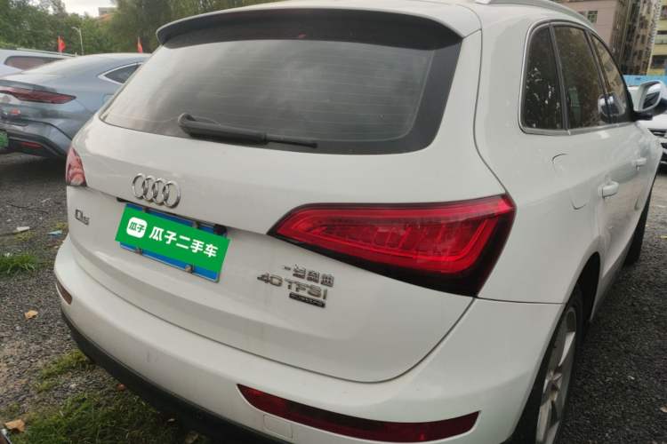 Used Audi Q5 2015 40 TFSI Comfort Model Rear Right 45 Deg