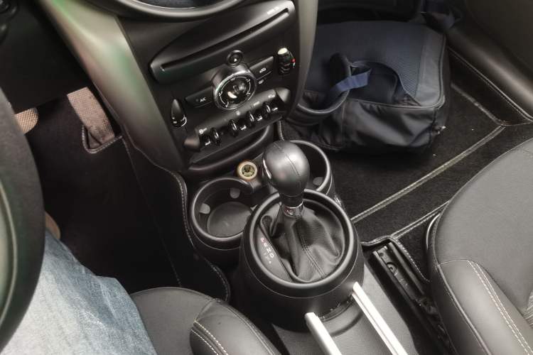 Used MINI Countryman 2014 1.6L COOPER Fun Gear Lever