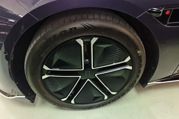 Used Avatr 12 2023 650 Three-Laser Four-Wheel Drive Performance Edition Left Front Wheel Hub