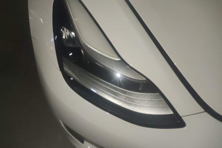 Used Tesla Model 3 2019 Long-Range All-Wheel-Drive Version
