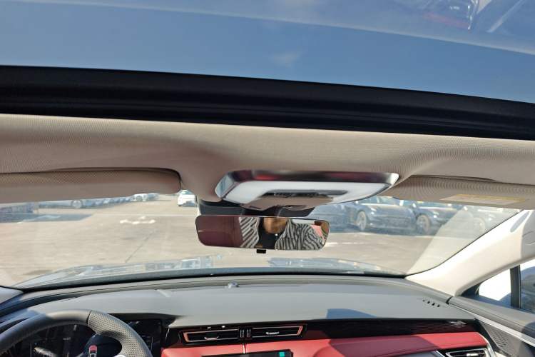 Used Hongqi H5 2025 1.5T DCT Qiyun 500 000th Unit Commemorative Edition Headliner