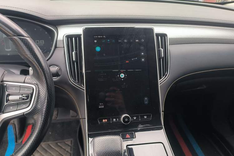 Used Roewe i6 MAX 2020 300TGI Automatic "Swell Cool Smart Drive" Edition