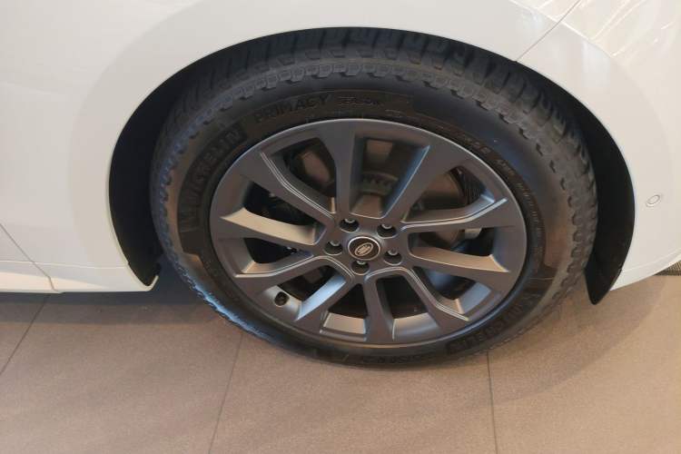 Used Land Rover Range Sport 2023 400PS Dynamic SE Right Front Wheel Hub