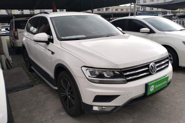 Used Volkswagen Tiguan L 2019 330TSI Automatic Two-Wheel Drive Luxury Edition China V Standard Front Right 45 Deg