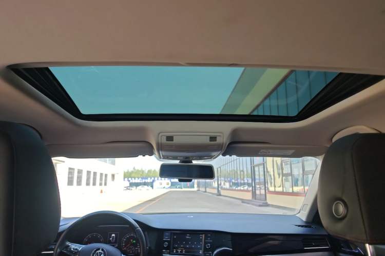 Used Volkswagen Bora 2020 1.5L Automatic Comfort Model Headliner