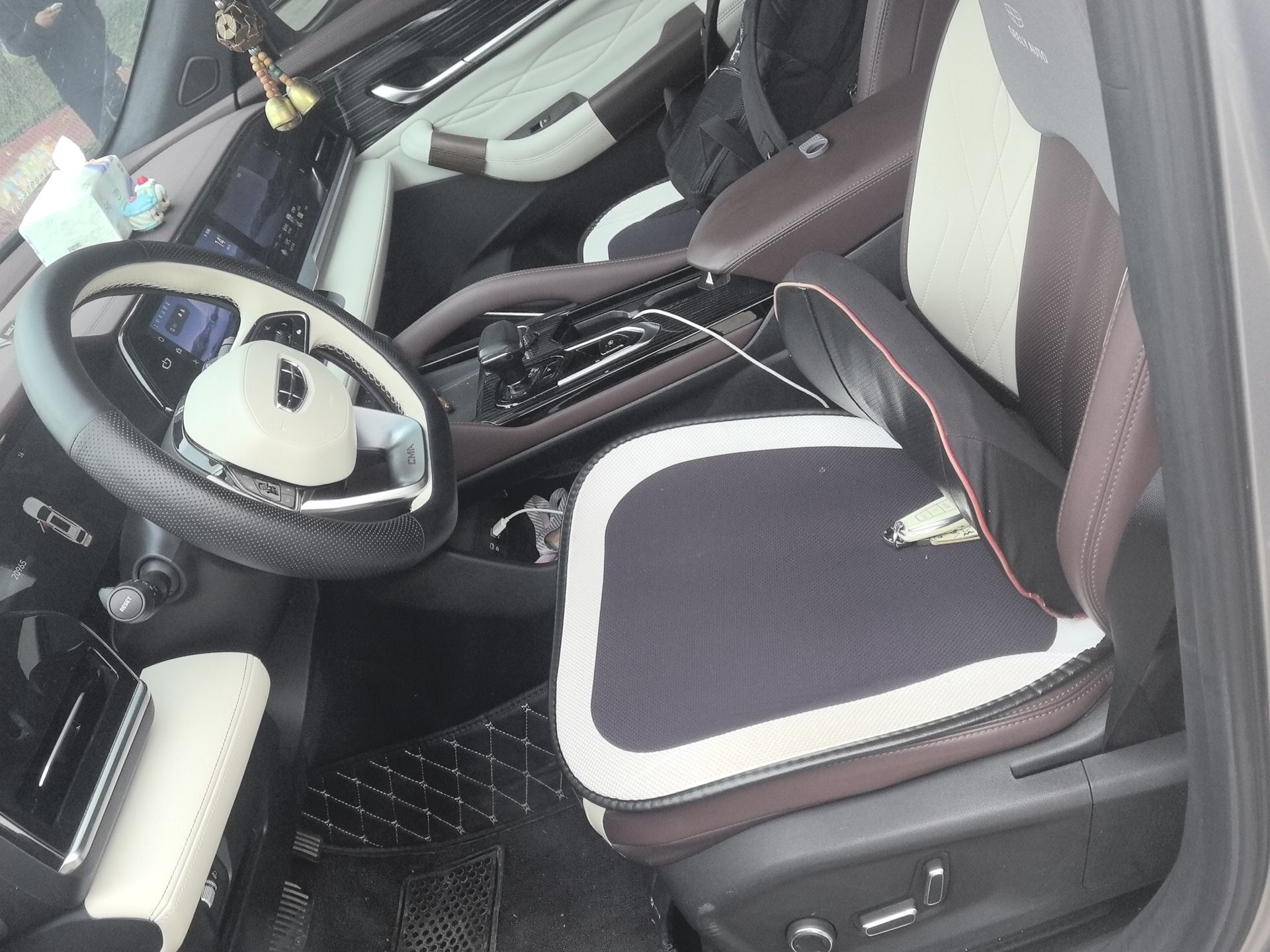 Geely Auto Monjaro L 2021 2.0TD DCT EVO Two-Wheel Drive Prestige Version — снимка 12