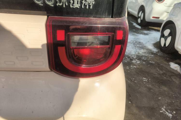 Used Chery QQ Ice Cream 2022 120km Milkshake Phosphate Lithium-Iron
