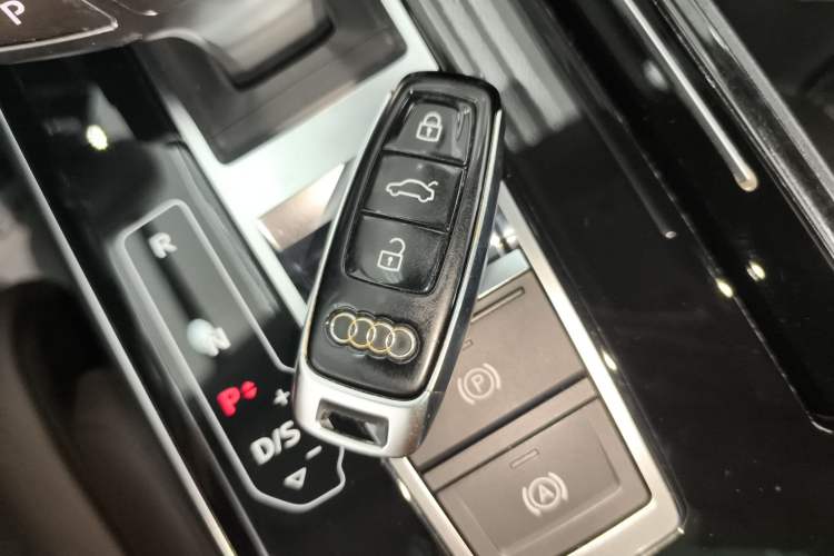 Used Audi A8 2018 A8L 55 TFSI quattro Launch Edition Prestige Model
