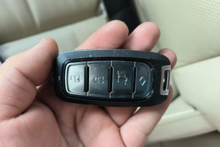 Used Haima M8 2014 2.0L Automatic Luxury Version