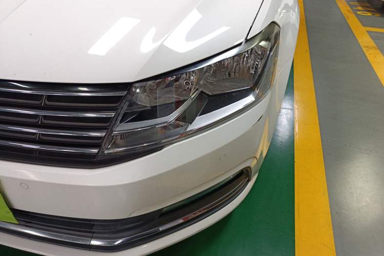Used Volkswagen Lavida 2017 1.6L Automatic Comfort Edition Left Front Headlight