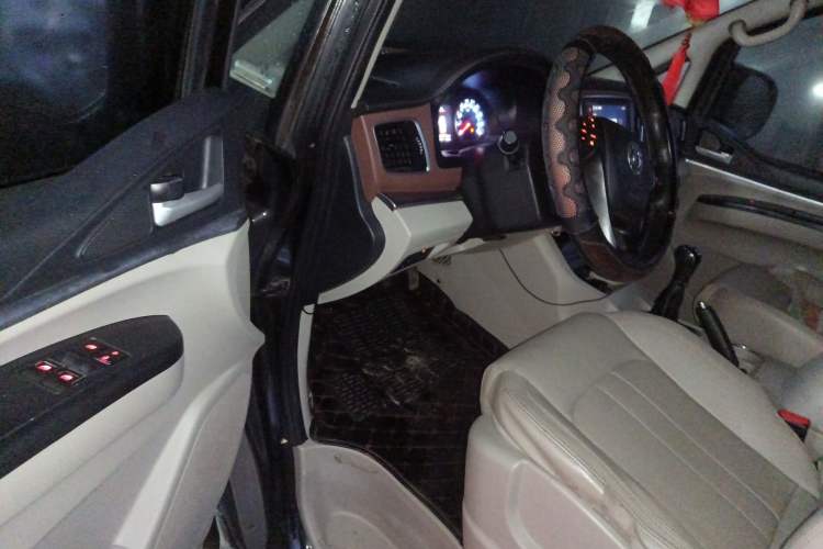 Used FORTHING Lingzhi 2020 M5L 1.6L Luxury 7-Seater
