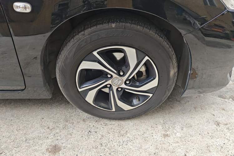 Used Honda Accord 2016 2.0L Elite Edition Right Front Wheel Hub