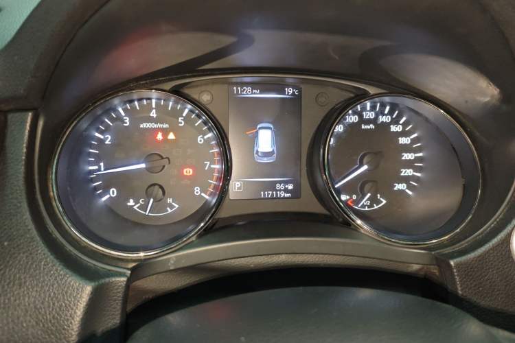 Used Nissan X-Trail 2017 2.0L CVT 7-Seater Comfort Edition 2WD Instrument Cluster