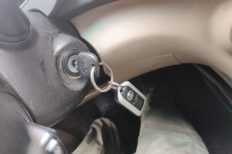 Used Toyota Highlander 2009 2.7L Two-Wheel Drive 5-Seater Sport Edition Vehicle Key