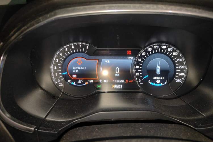 Used Ford Edge 2018 EcoBoost 245 Four-Wheel Drive Titanium 7-Seater Instrument Cluster