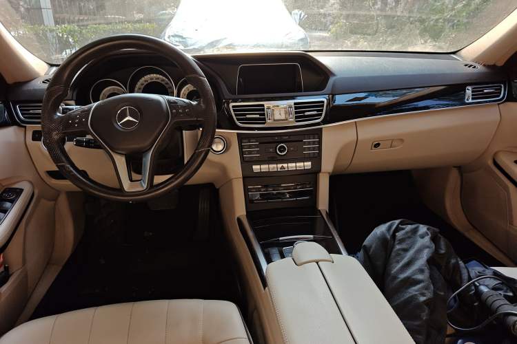 Used Mercedes-Benz E-Class 2015 Facelift E 200 L Sport Edition
