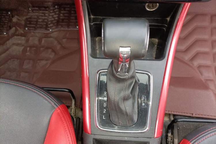 Used BAIC Senova X25 2015 1.5L Automatic Elite Model Gear Lever