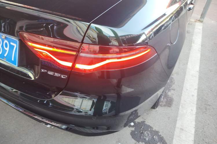 Used Jaguar XEL 2022 2.0T 250 PS R-DYNAMIC S Advanced Sport Edition Right Rear Taillight