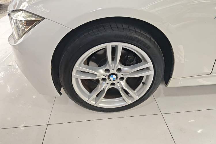 Used BMW 3 Series 2018 320i M Sport Package Exterior 4