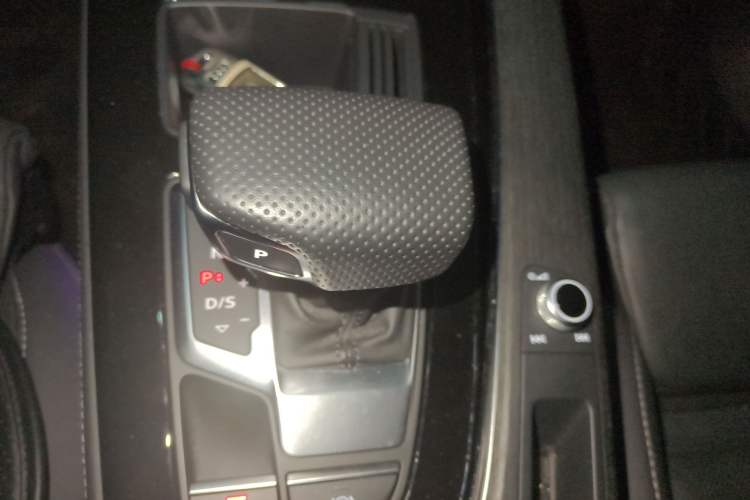 Used Audi A4L 2024 40 TFSI Luxury Dynamic Edition
