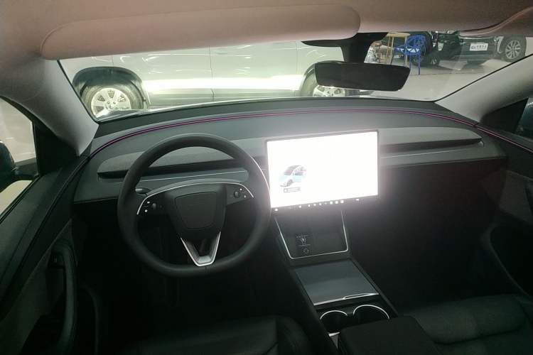 Used Tesla Model Y 2025 Rear-Wheel-Drive Version