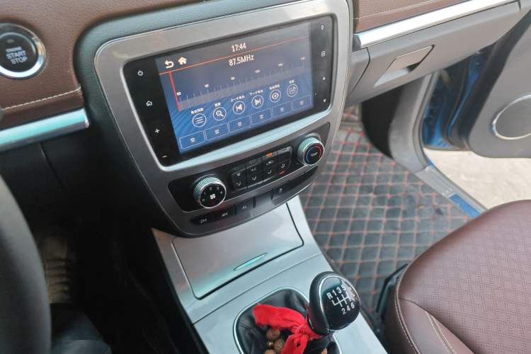 Used JAC Group T8 2019 2.0T Gasoline 4x4 Prestige Version Standard Double Cabin HFC4GA3-4D
