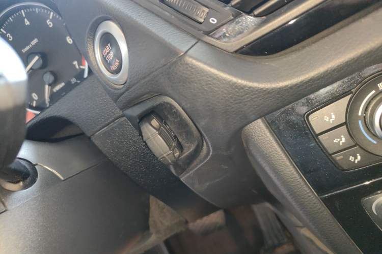 Used BMW X1 2014 sDrive18i Leading Model
