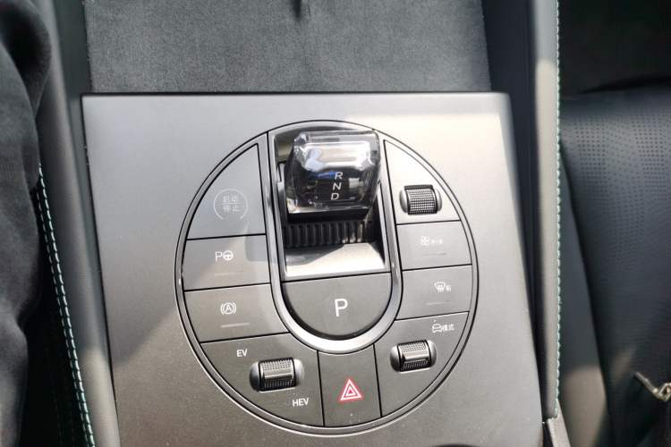 Used BYD Seal 06 New Energy 2025 DM-i Smart Drive 120KM Deluxe Model Gear Lever