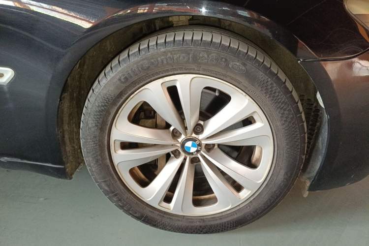 Used BMW 7 Series 2011 730Li Elegant Model Right Front Wheel Hub