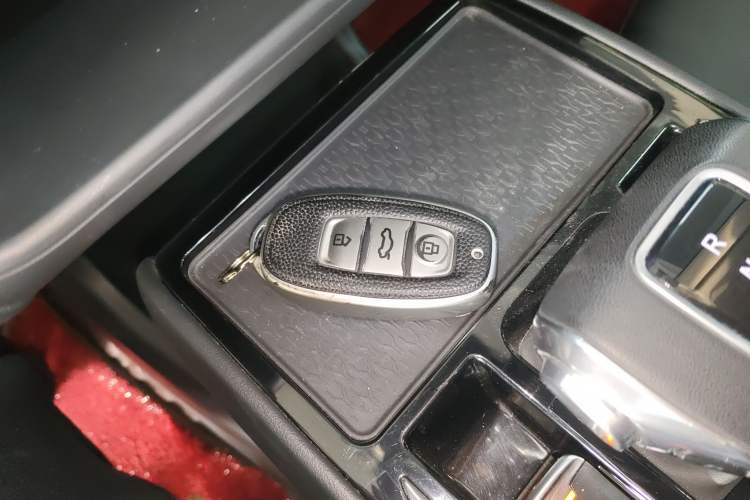 Used Hongqi E-QM5 2022 431 km Charge & Enjoy Edition
