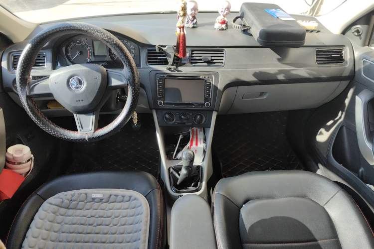 Used Skoda Rapid 2016 1.6L Manual Front-Wheel-Drive Version