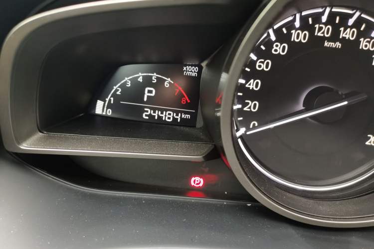 Used Mazda CX-4 2018 2.0L Automatic Two-Wheel Drive Blue Sky Premium Upgrade Version China VI Standard Odometer Close Up