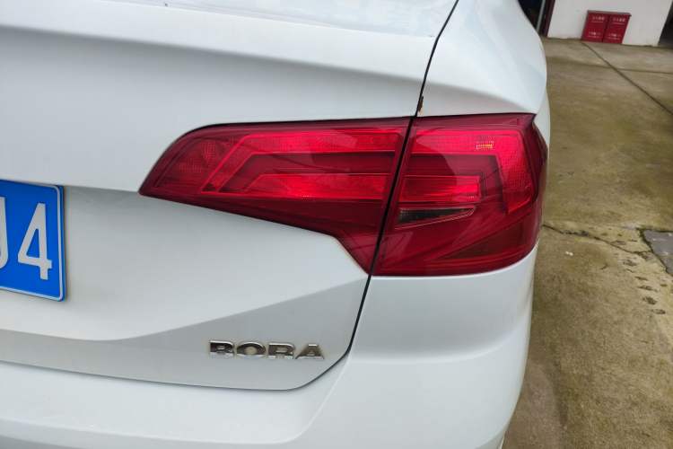 Used Volkswagen Bora 2018 1.5L Automatic Fashion Model Right Rear Taillight