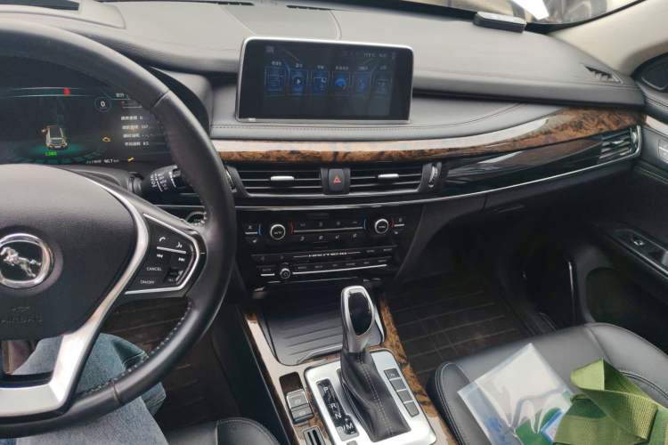 Used Hanteng X7 2016 2.0T DCT Yu Ma Edition Center Console