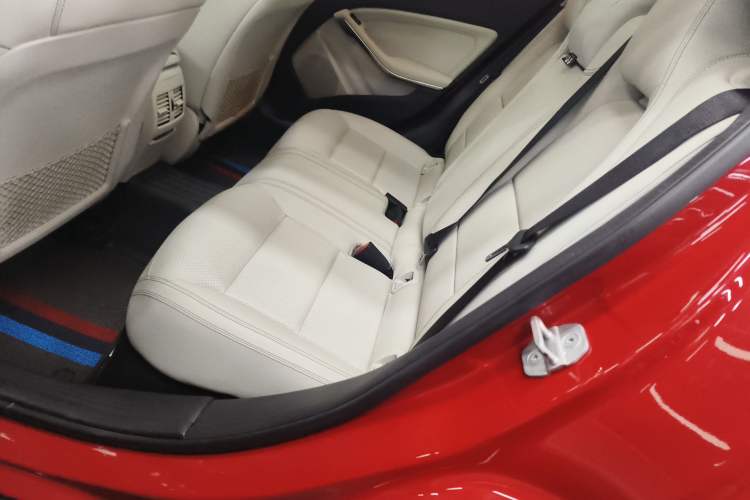 Used Mercedes-Benz GLA 2016 GLA 200 Fashion Model Left Rear Seat