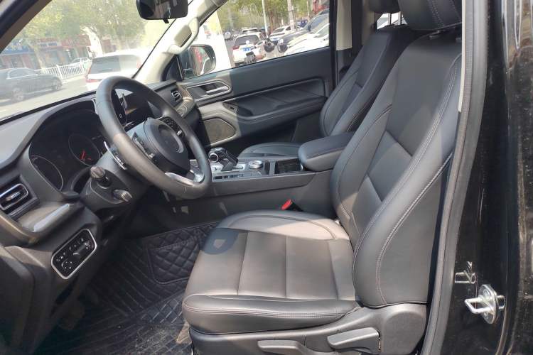 Used Great Wall Poer 2023 2.0T Commercial Version Automatic Diesel Two-Wheel Drive Elite Trim with Long Bed – GW4D20M Left Front Seat