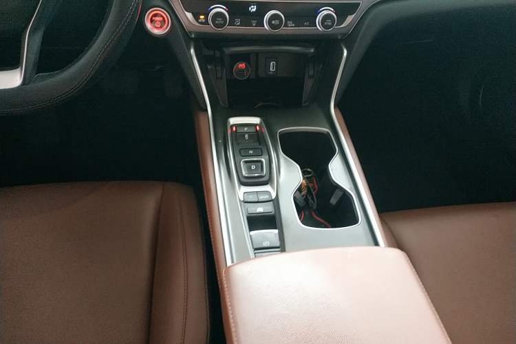 Used Honda Accord 2018 Rui Hybrid 2.0L Rui Ling Edition China VI Gear Lever