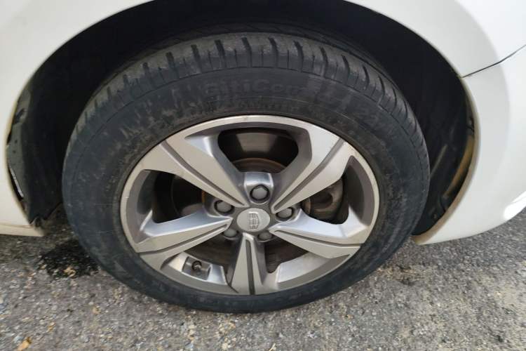 Used Geely Auto Emgrand GL 2018 1.8L DCT Elite Smart Connectivity Version Right Front Wheel Hub