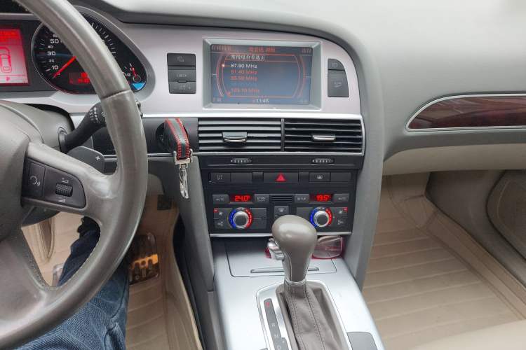 Used Audi A6L 2009 2.0 TFSI automatic standard version