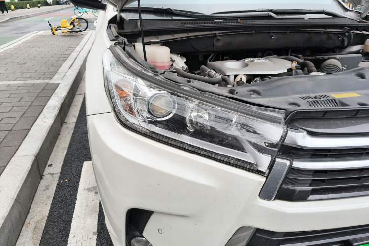 Used Toyota Highlander 2018 2.0T Four-Wheel Drive Prestige Version 7 Seats China V Emission Standard
