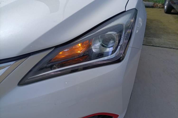 Used CHANGAN Eado 2018 1.6L GDI Manual Fashion Edition Left Front Headlight