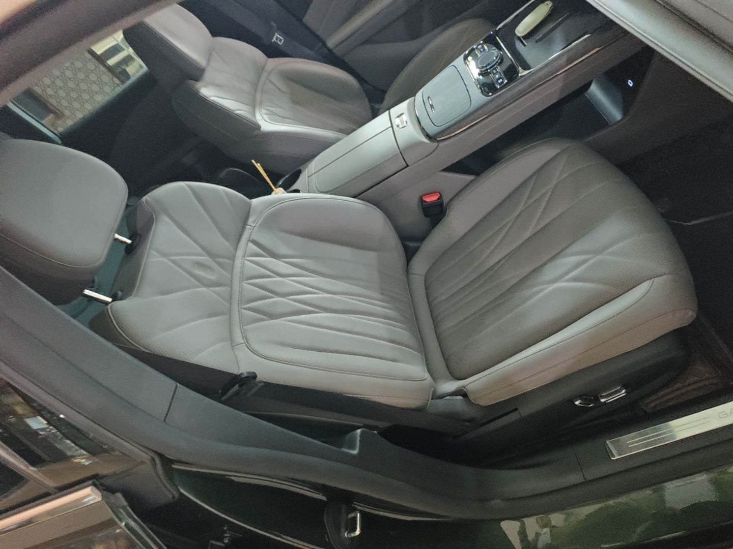 Geely Galaxy 8 2025 130km EM-i Deluxe Edition — снимка 19