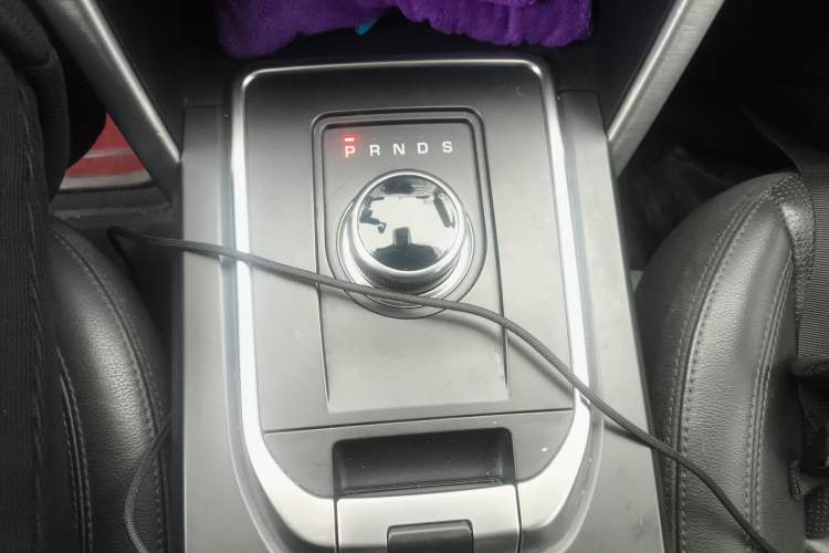 Used Land Rover Discovery Sport 2018 240 PS HSE Version Gear Lever