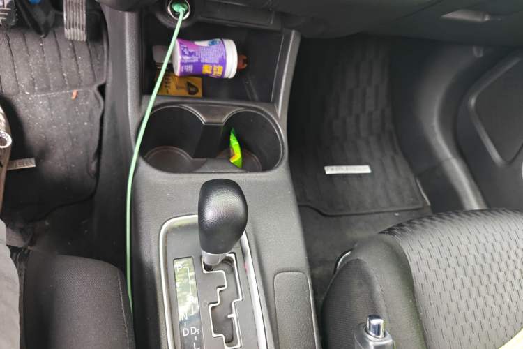 Used Mitsubishi Outlander 2013 2.0L Two-Wheel Drive Sport Navigation Version 5 Seats