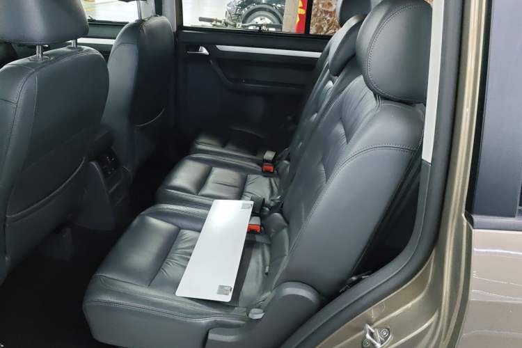 Used Volkswagen Touran 2015 1.4T DSG Comfort Edition 5 Seats