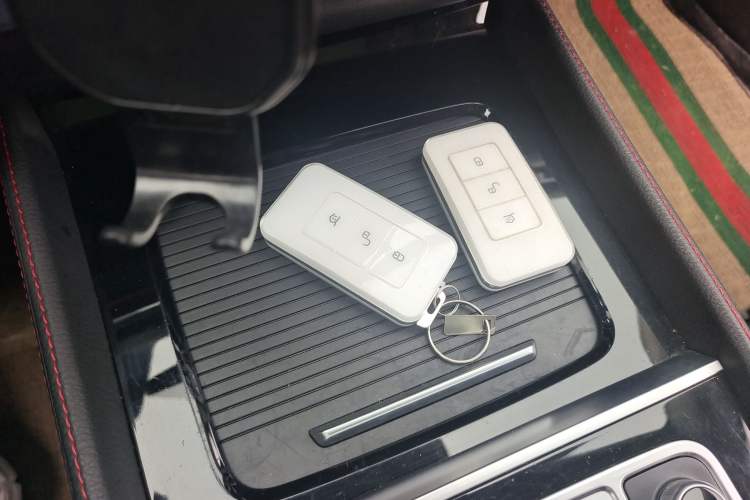 Used BYD Tang New Energy 2018 DM 2.0T All-Wheel Drive Smart Connect Elite 7-Seater China V Emission Standard